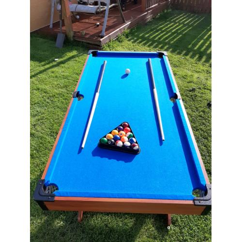 snooker table