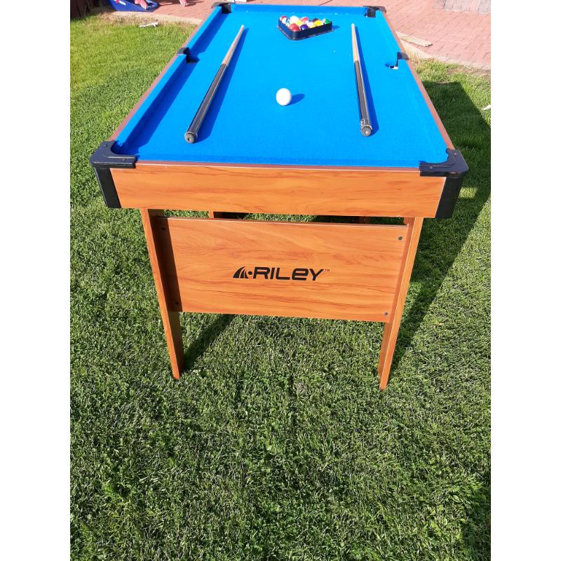 snooker table
