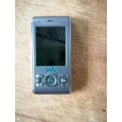 Sony Ericsson Walkman classic mobile phone, 3 network and 2 chargers