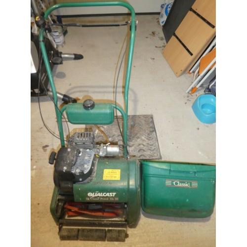Qualcast Classic 35S Petrol Lawn Mower.