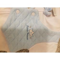 **?5 OR UNDER** Baby clothes.. boys/unisex