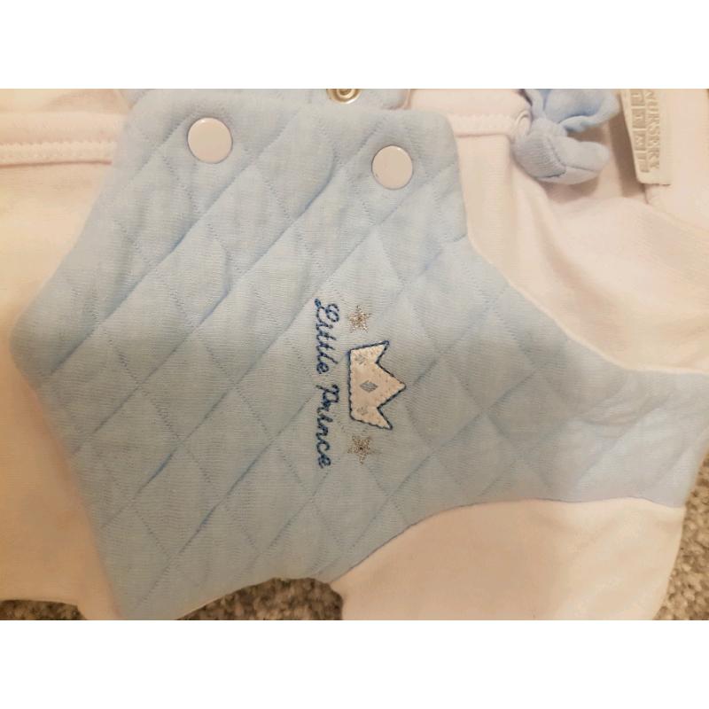 **?5 OR UNDER** Baby clothes.. boys/unisex