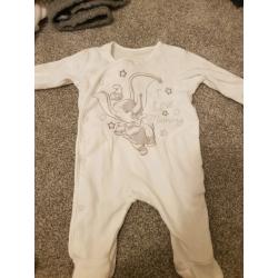 **?5 OR UNDER** Baby clothes.. boys/unisex