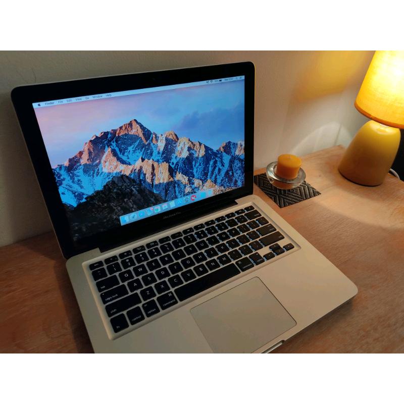 MacBook Pro 13 inch (8gb ram + 512gb SSD)