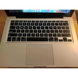 MacBook Pro 13 inch (8gb ram + 512gb SSD)