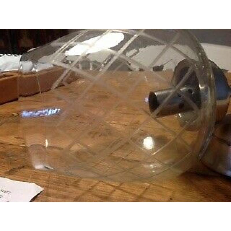 glass light fitting