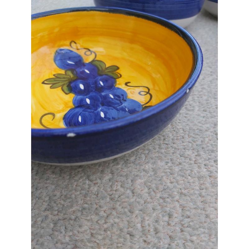 *FREE* Set of 4 bowls