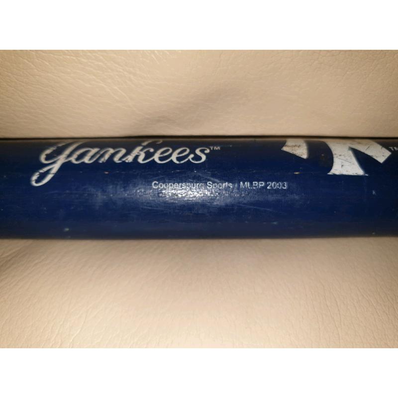 NY Yankees mini baseball bat