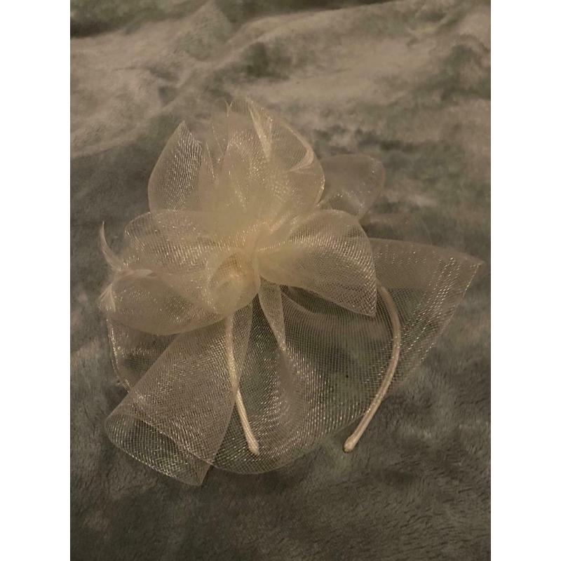 Cream Accessorize Fascinator