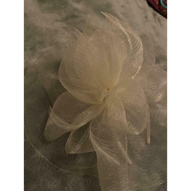 Cream Accessorize Fascinator