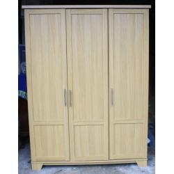 Caxton Light Oak effect bedroom furniture (wardrobe, drawer unit, bedside cabinets) ?180.00