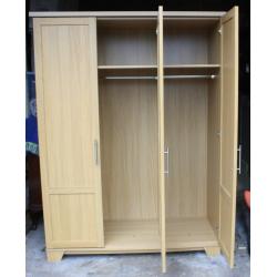 Caxton Light Oak effect bedroom furniture (wardrobe, drawer unit, bedside cabinets) ?180.00