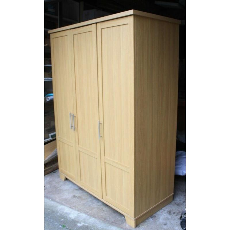 Caxton Light Oak effect bedroom furniture (wardrobe, drawer unit, bedside cabinets) ?180.00