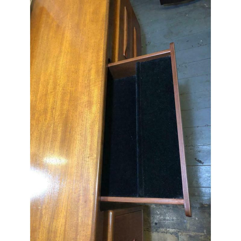 Vintage Gplan dresser/desk