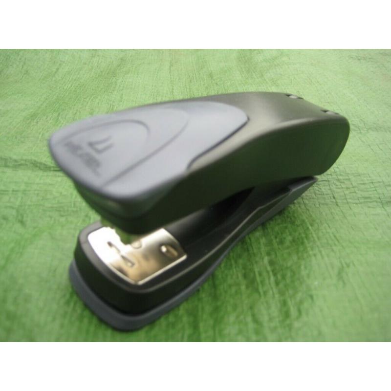 Brand New REXEL Gazelle Premium Stapler with Box of 5000 26/6 Staples