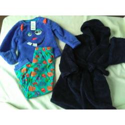 Boys Brand NEW Alien fleece Pyjamas 3D eyes on + Navy Dressing Gown Age 5-6 WILL POST