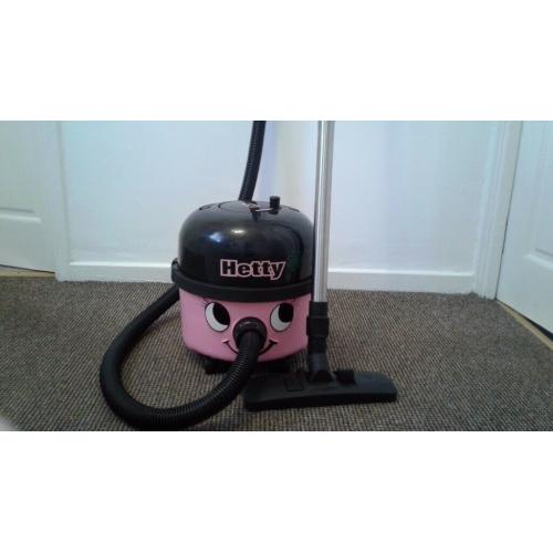 HETTY HOOVER