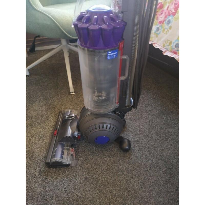 Dyson dc40 upright vacuum cleaner hoover