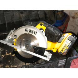 Dewalt circle saw with new blade 18 v lithium iron