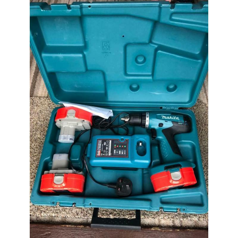 New Makita driver drill with extra batteries