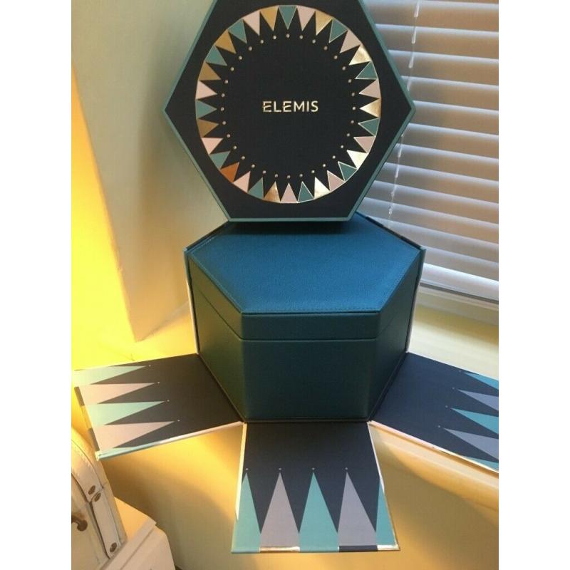 Elemis Pro-Collagen Stars of the Show Vanity Case Gift Box - RRP ?225