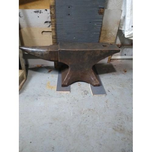 Blacksmiths anvil 150kg 3cwt