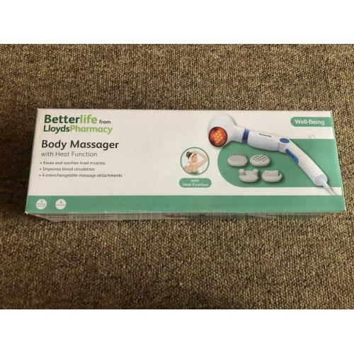Body massager with heat function