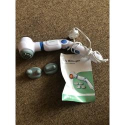 Body massager with heat function