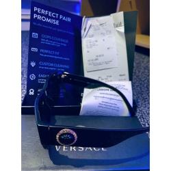 Verscase man polarized