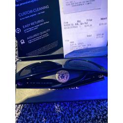Verscase man polarized