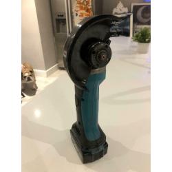 Makita grinder and battery