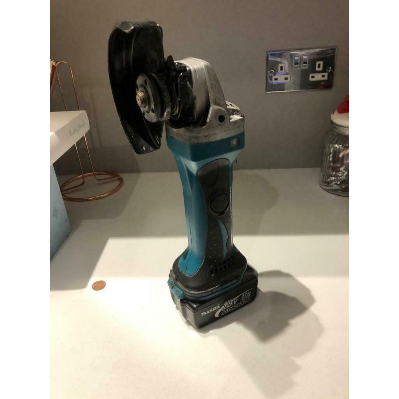 Makita grinder and battery