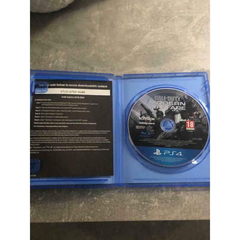 Modern warfare (PS4 Game)