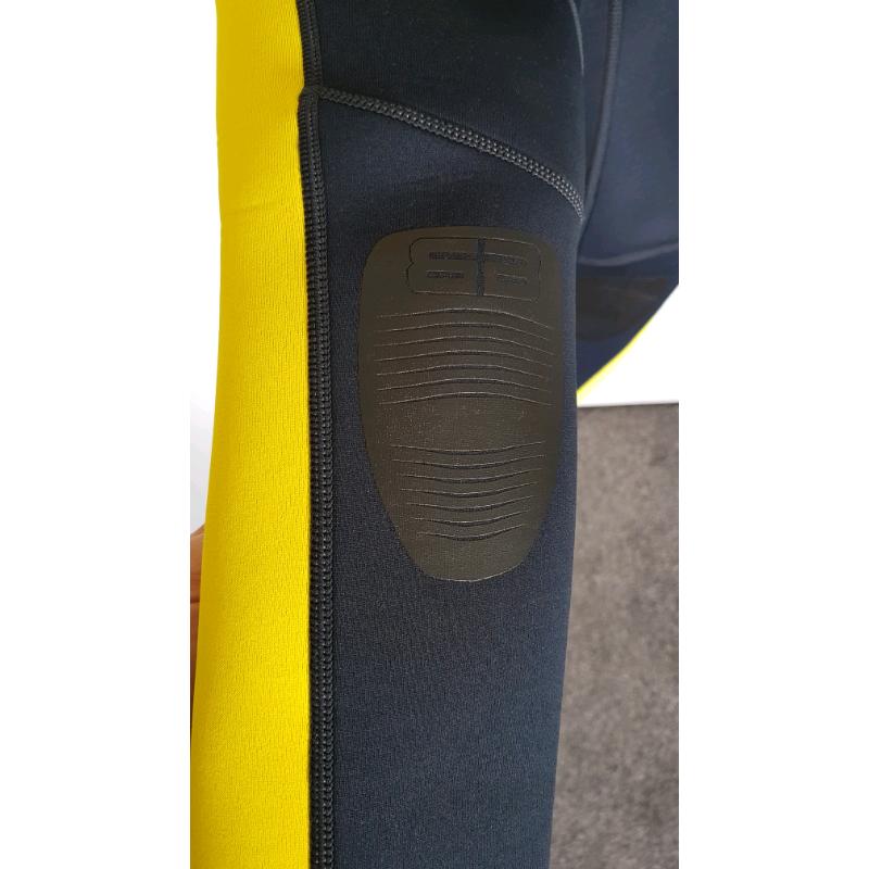 Child's wetsuit 9-10 yrs. Worn once