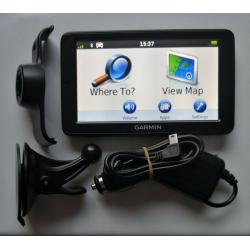 5" GARMIN nuvi 2515LM(T) GPS Sat Nav Lifetime UK & Ireland Map Traffic Bluetooth (no offers, please)