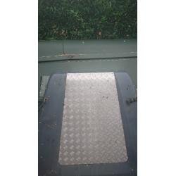 Land rover bonnet