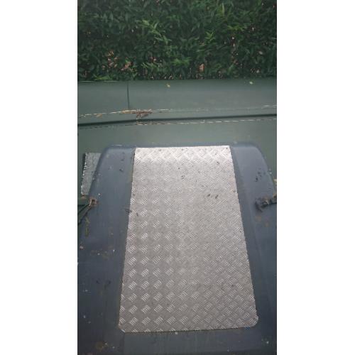 Land rover bonnet