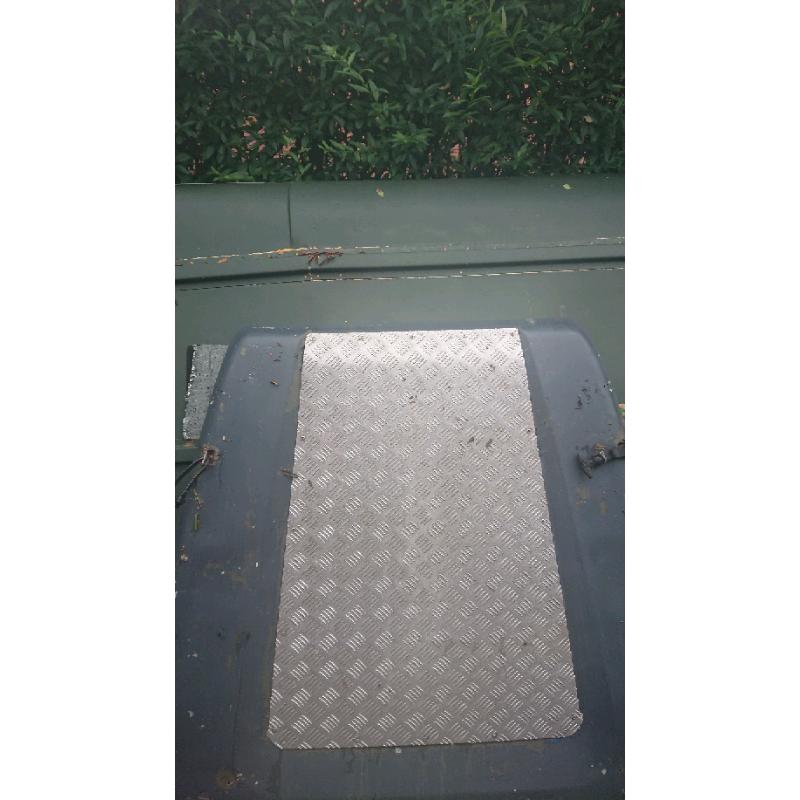 Land rover bonnet