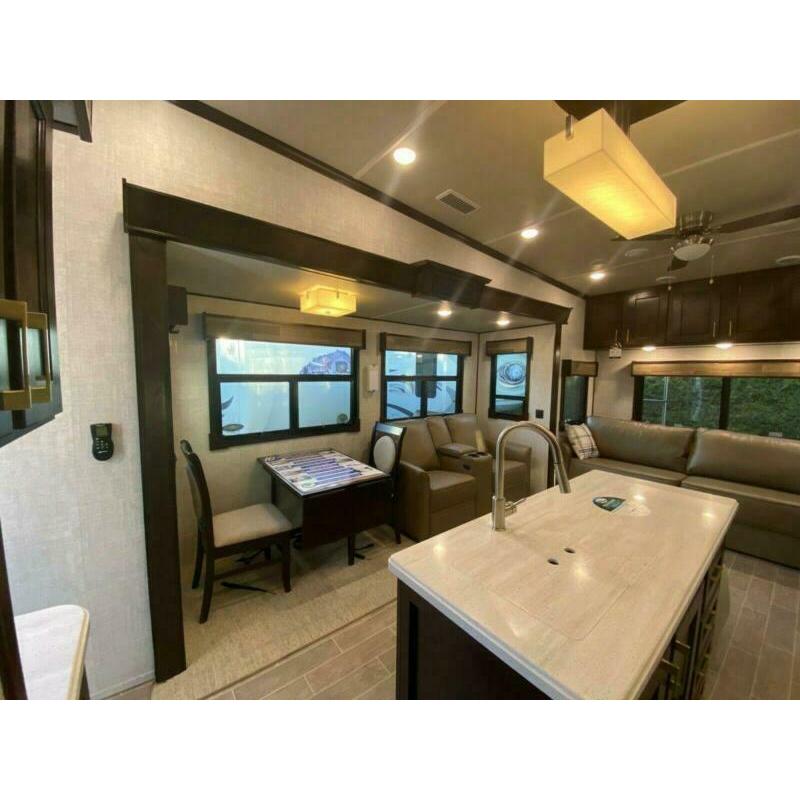 Columbus 377MB 5th Wheel American Caravan 4 Slides Showmans Trailer Static RV