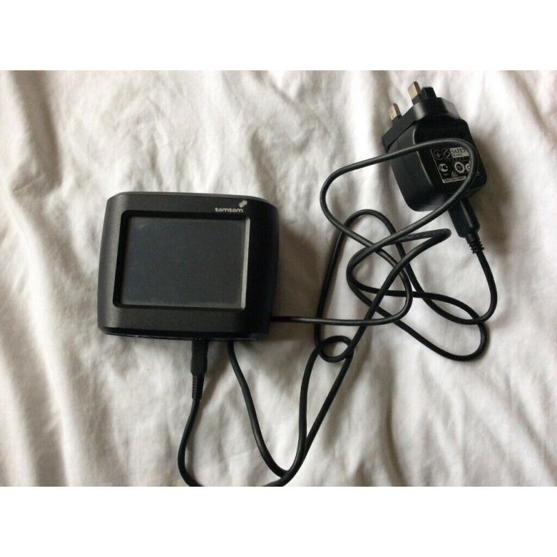 GPS TomTom with preloaded map, charger etc