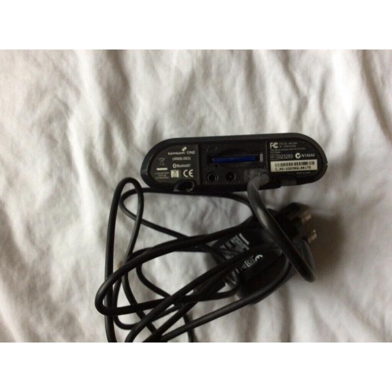 GPS TomTom with preloaded map, charger etc