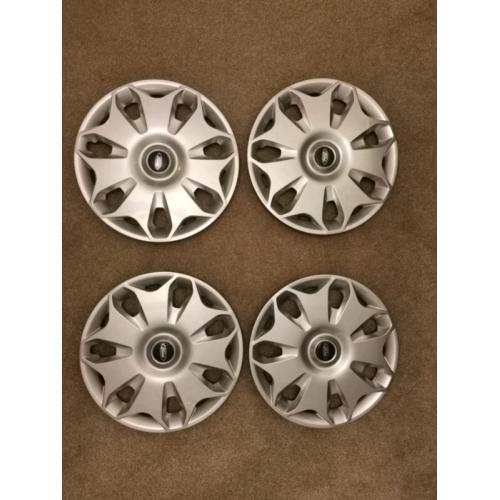 Wheel trims, hub caps, Ford 16 inch.