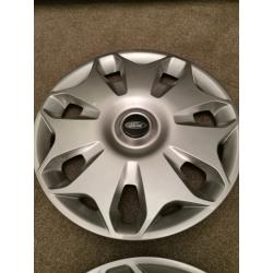 Wheel trims, hub caps, Ford 16 inch.