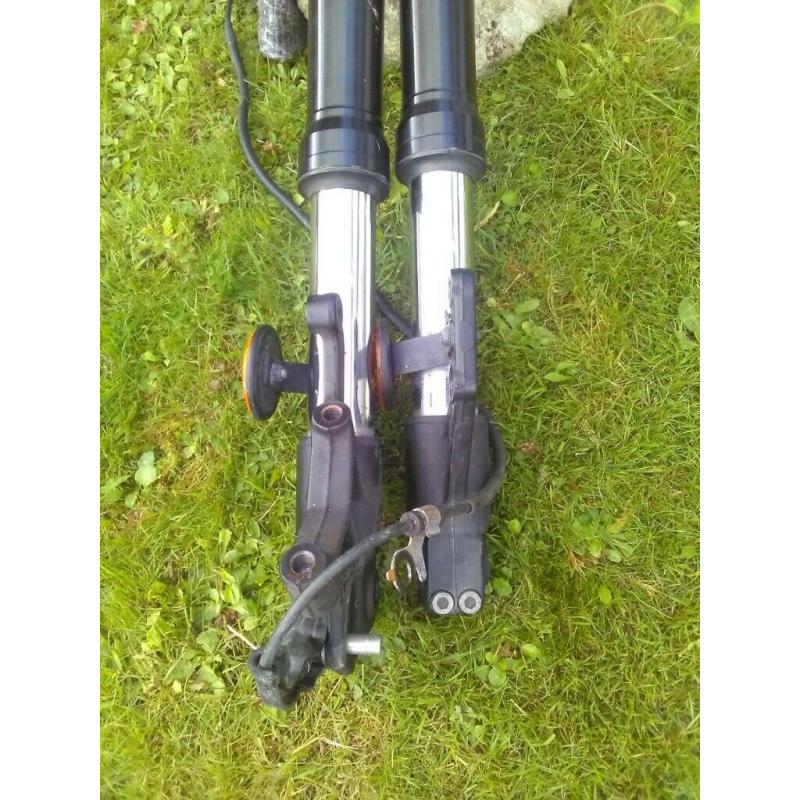 YAMAHA mt125/yzf125R FRONT SUSPENSION FORKS UPSIDE DOWN COMPLETE SET O
