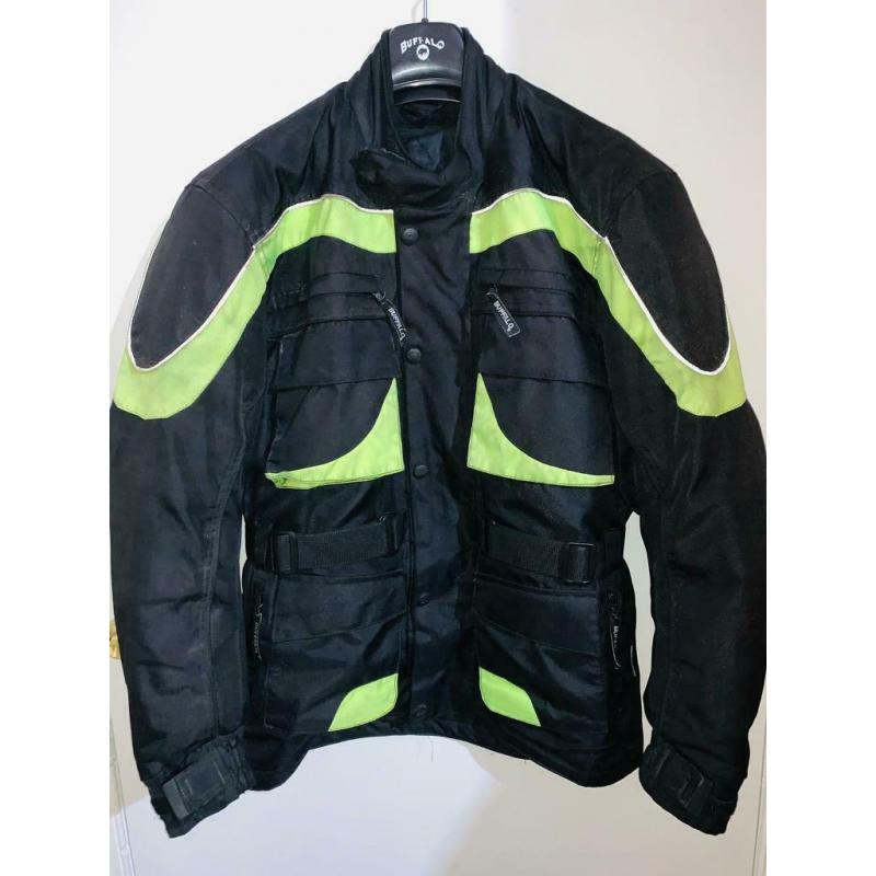 Waterproof armoured motorcycle jacket with removable inner fleece (M)