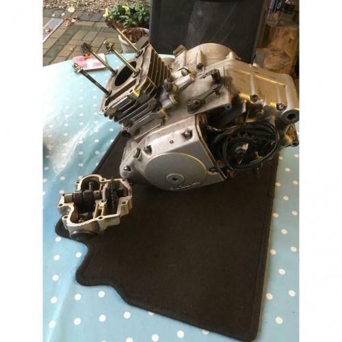 Suzuki 125 engine and gearbox
