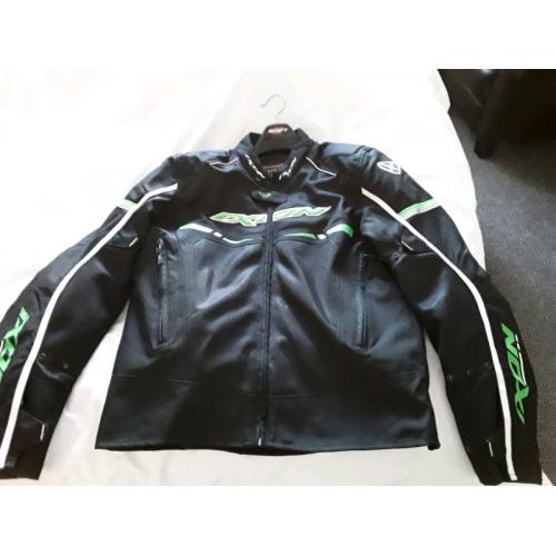 Motorcycle jacket