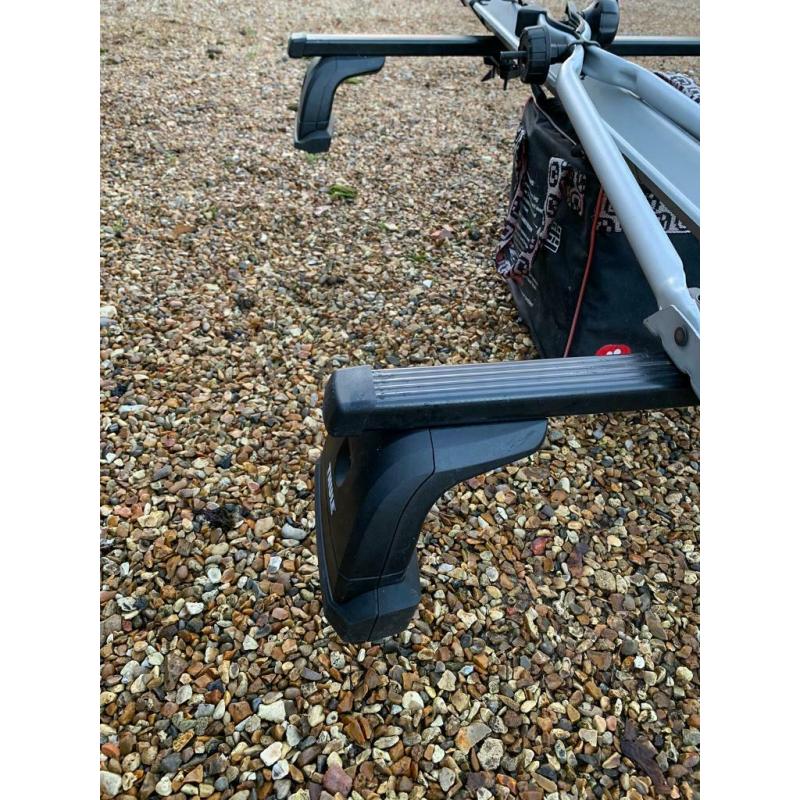 Thule roof bars for BMW 3 series E90 (2005-2011)