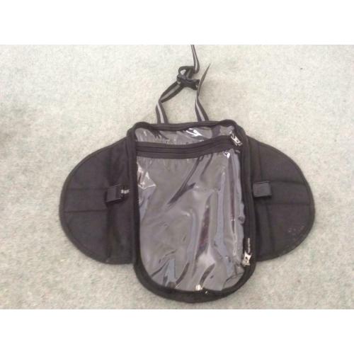 Motorcycle magnetic tank bag