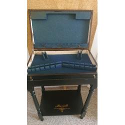 Cutlery box-chest